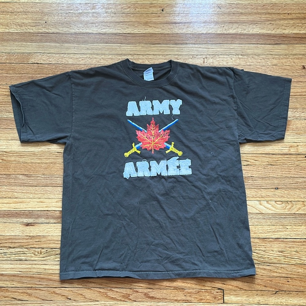 Vintage Army Forces Canada T-Shirt / Y2K / XL
